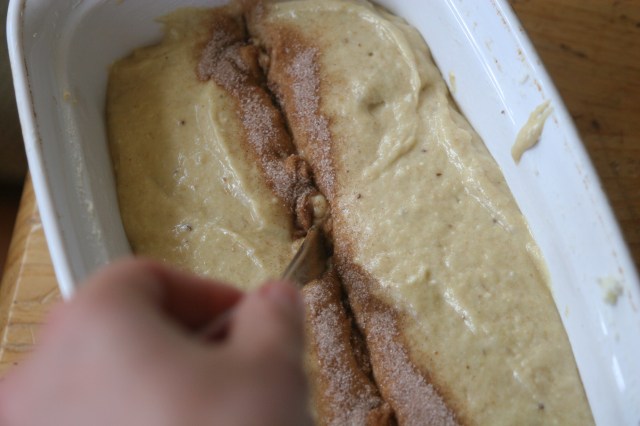 Making the cinnamon-sugar crevice