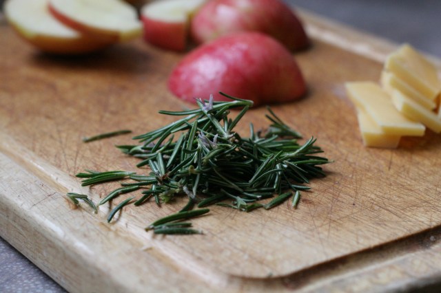 Fuji apples, fresh rosmary, and Rembrandt aged gouda