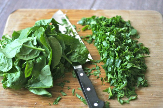 Market fresh spinach for the agnolotti filling